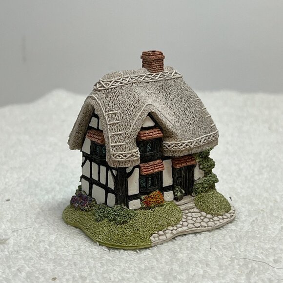 Lilliput Lane Granny Smiths Cottage With Deed from 1992 - Picture 5 of 11